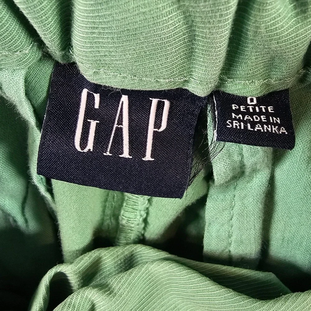 Gap HR Pleated Khaki Shorts Mineral Green 0 Petite 0P Stretch Waistband